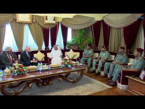 شاهد الشيخ سيف بن زايد يبحث التعاون مع مسؤولين في شرطة نيويورك