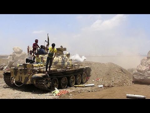 تنظيم القاعدة يسيطر على مطار المكلا في حضرموت