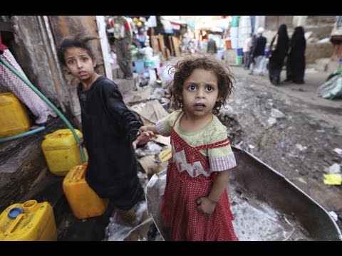 شاهد اليمنيون يعانون نقصًا حادًا في مستلزمات الحياة