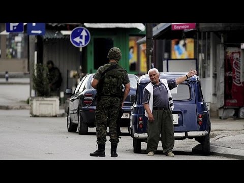 بالفيديو مقتل خمسة من ضباط الشرطة في تبادل لإطلاق النار في مقدونيا