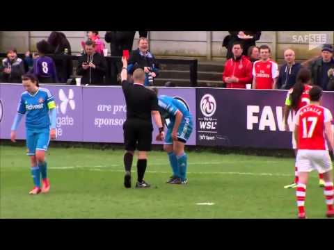 بالفيديولاعبة أرسنال تتعرض لإصابة خطيرة في مباراتها الأخيرة