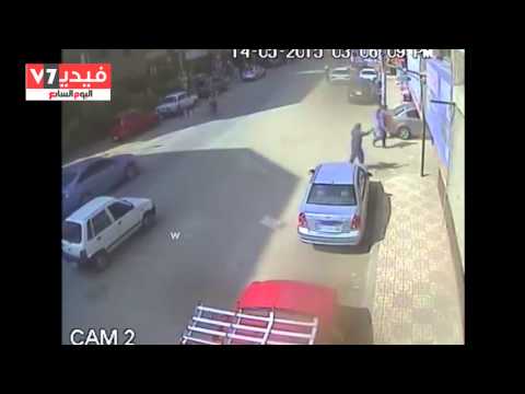 بالفيديو جر فتاة في شوارع المنصورة بعد سرقة هاتفها المحمول