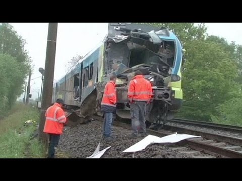 شاهد حادث اصطدام قطار يودي بحياة شخصين في ألمانيا