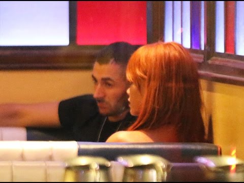 شاهد كريم بنزيمة في سهرة مع ريهانا