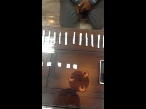 بالفيديو توقيف عامل وبحوزته مواد مخدرة في سوهاج