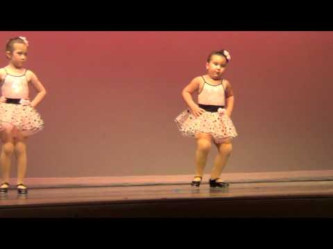 نجحت في حصد ملايين المشاهدات عبر يوتيوب  بالفيديو طفلة تقدّم وصلة رقص مدهشة على المسرح