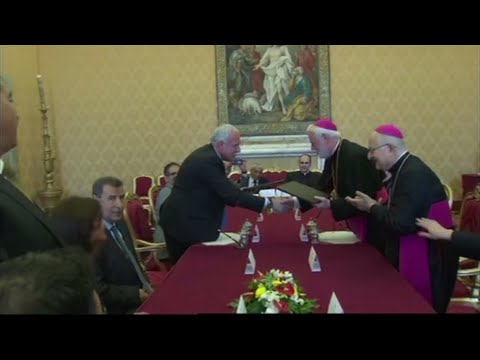 شاهد الفاتيكان وفلسطين يوقعان اتفاقا بشأن العلاقات الثنائية