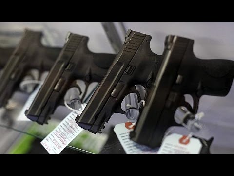 شاهد الولايات المتحدة تعاني الجريمة وانتشار السلاح