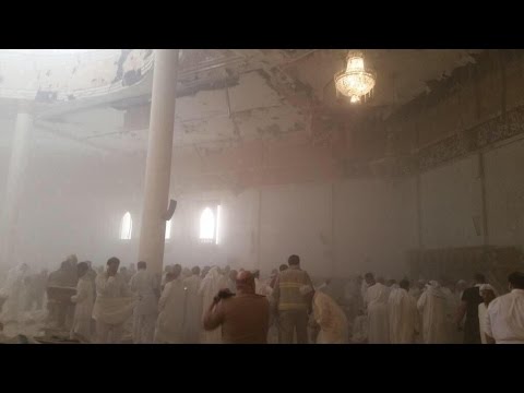 شاهد داعش يتبنى تفجير مسجد راح ضحيته 25 مدنيا