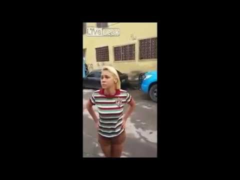 شاهد رد فعل شرطي على فتاة حاولت رشوته