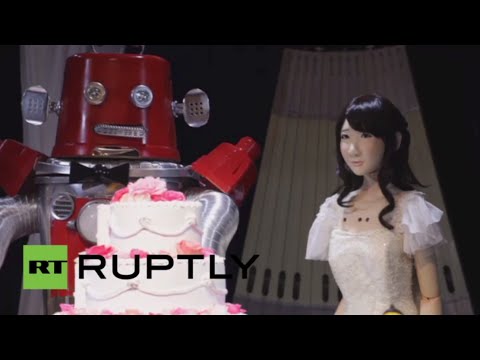 بالفيديو أول حفل زفاف لعروسين آليين في اليابان