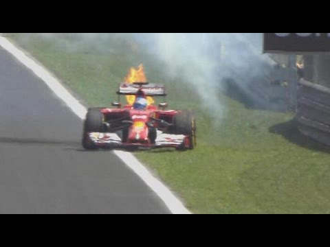 اشتعال النيران في محرك سيارة فيرناندو الونسو للفورمولا1