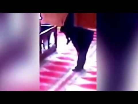 بالفيديو تعرف على الأب الأكثر صبرًا في العالم