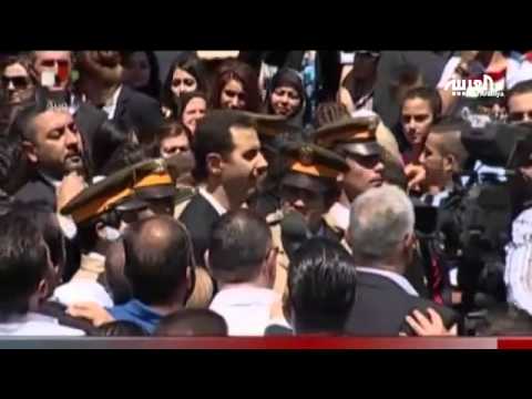 بالفيديو الأسد يؤدي صلاة العيد وسط حضور محدود