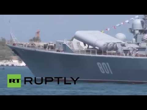 شاهد الاحتفالات بعيد قوات روسيا البحرية