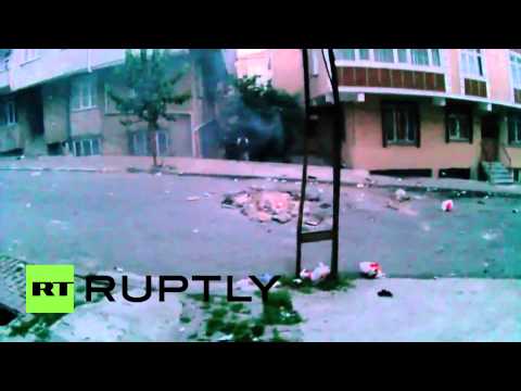 شاهد آثار الاشتباكات التي دارت في حي غيزي التركي