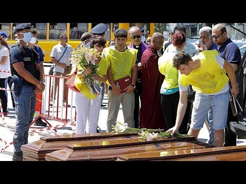 بالفيديو إنقاذ المئات من المهاجرين أثناء عبورهم المتوسط