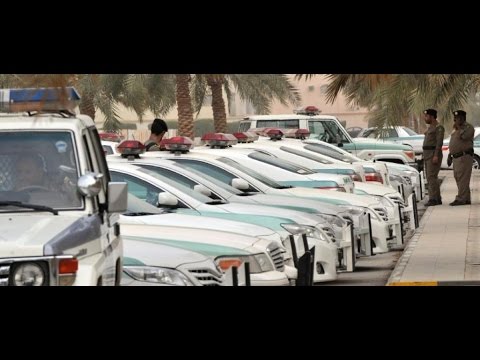شاهد مقتل شرطي وإصابة اثنين آخرين في هجوم في السعودية