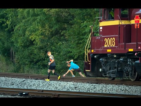 بالفيديو أروع لقطات لنجاه أشخاص من الدهس