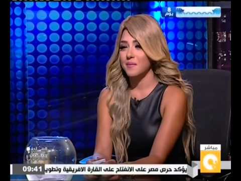 شاهد سارة سلامة تشكو من خناق الناس لها في الشارع