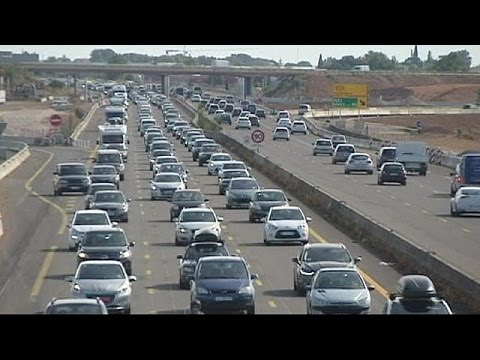 شاهد يوم أسود في فرنسا بسبب الأزدحامات للطرقات السريعة