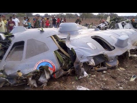 كولومبيا تعلن مقتل 11 عسكريًا في حادث تحطم طائرة