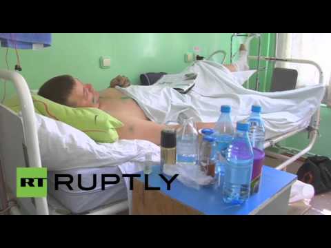 شاهد شرطي روسي يعرض حياته للخطر لإنقاذ مئات الأطفال