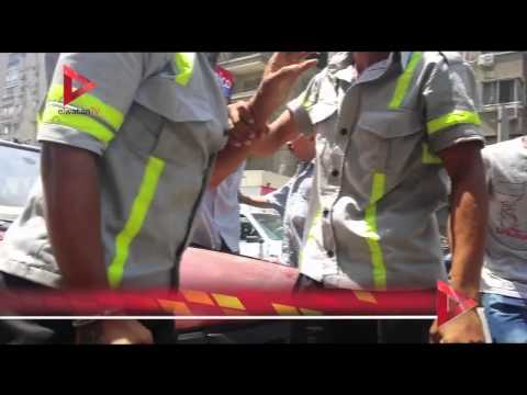 شاهد مشاجرة بين عساكر مرور وسائق سيارة