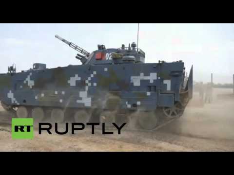 شاهد طواقم ناقلات جنود مدرعة تتنافس