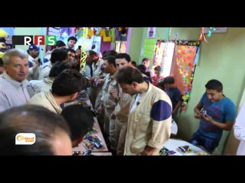 شاهد أطفال سورية يحتفلون بتكريم أفراد الدفاع المدني