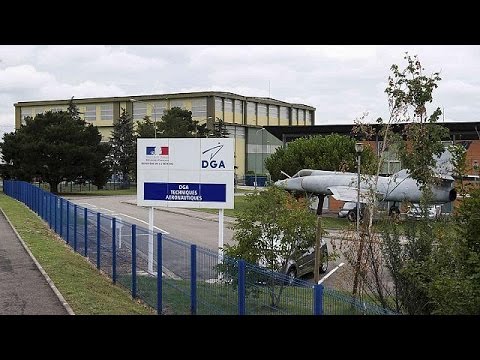 شاهد فرنسا تقود التحقيق بشأن الطائرة الماليزية