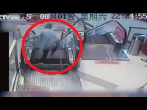 بالفيديو بتر ساق عامل نظافة في مركز تجاري