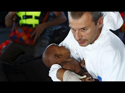 شاهد استمرار البحث عن ناجين في عرض المتوسط