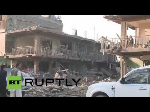 شاهد 8 قتلى و200 جريح إثر تفجير سيارة في أفغانستان