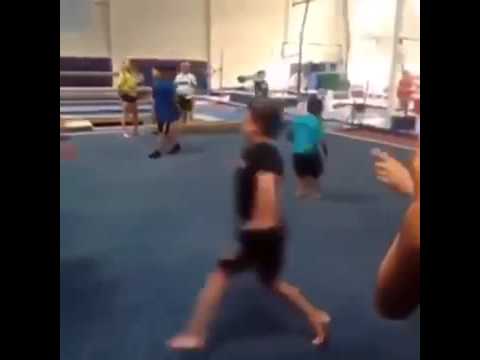 شاهد كيف يتم قلب مخ الأطفال