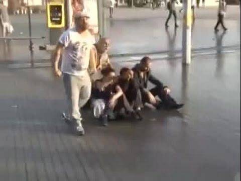 بالفيديو الشرطة التركية تصيب متظاهرًا بالشلل