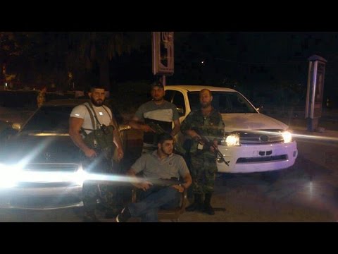 شاهد علويون في اللاذقية يطالبون الأسد بإعدام قريبه