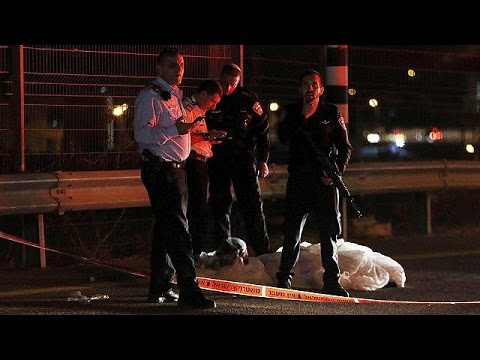 شاهد استشهاد فلسطيني إثر طعن مستوطن له
