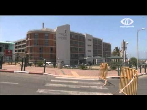 شاهد الاحتلال ينقل الأسير علان إلى مستشفى بارزيلاي