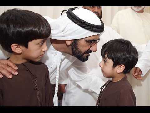 شاهد الشيخ محمد بن راشد يشيد بشجاعة شهداء الوطن