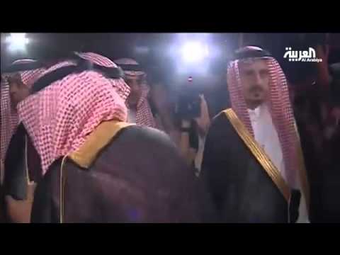 شاهد الأمير محمد بن نايف أول مصل في مسجد الطوارئ