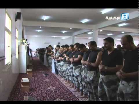 شاهد أول صلاة جمعة داخل مسجد الطوارئ في عسير