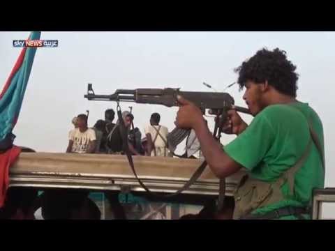 شاهد قوات يمنية تعبر منفذ الوديعة إلى شبوة