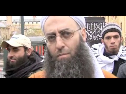 شاهد رد أهالي شهداء الجيش بعد توقيف أحمد الأسير