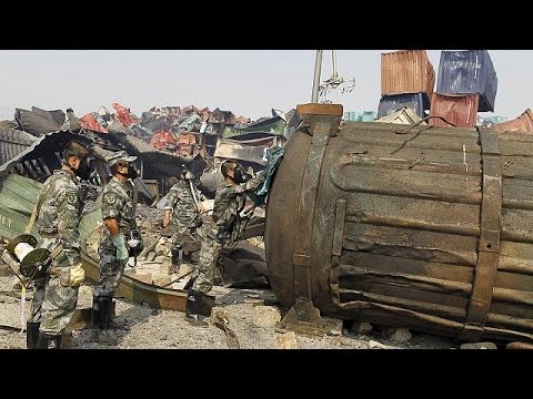 شاهد الصين تعمل على تنقية مكان انفجار في تيانجين