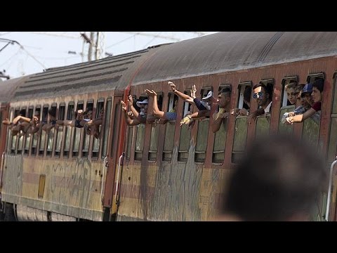 شاهد قطار الأمل وسيلة لاجتياز مقدونيا نحو أوروبا