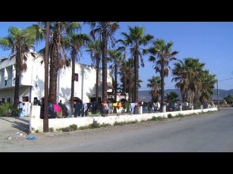 شاهد فندق مهجور في جزيرة كوس يتحول إلى ملجأ للمهاجرين