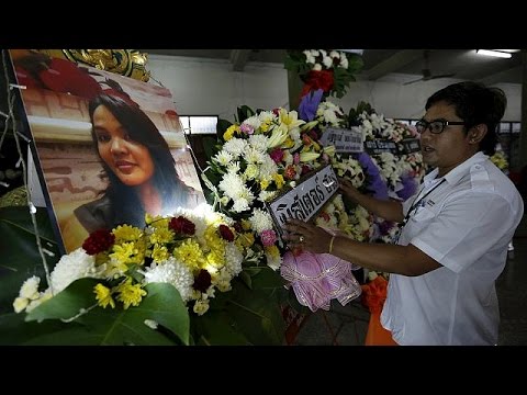 شاهد تشييع ضحايا تفجيري بانكوك والسلطات تكثف البحث عن المتورطين