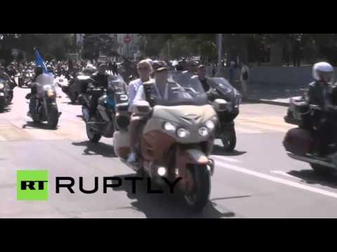 شاهد ذئاب الليل يحيون ذكرى أبطال الحرب الوطنية العظمى