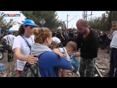 شاهد مقدونيا تعمل على نقل المهاجرين إلى صربيا